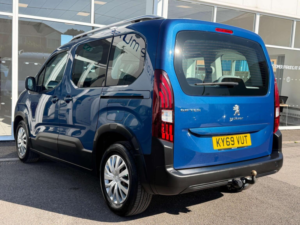 2019 Peugeot Rifter 1.2 Puretech Active Standard MPV Euro 6 (s/s) 5dr in Blue — image 2