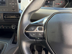 2019 Peugeot Rifter 1.2 Puretech Active Standard MPV Euro 6 (s/s) 5dr in Blue — image 5