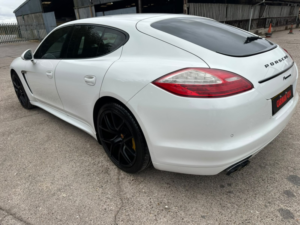 2012 Porsche Panamera 3.0 D V6 in White — image 3