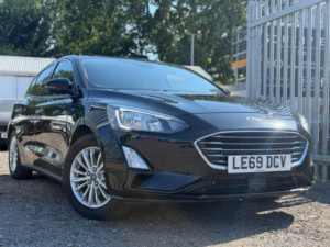 2020 Ford Focus 1.0t Ecoboost Titanium Euro 6 (s/s) 5dr in Black — image 2