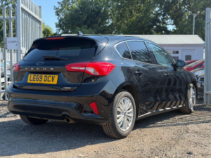 2020 Ford Focus 1.0t Ecoboost Titanium Euro 6 (s/s) 5dr in Black — image 6