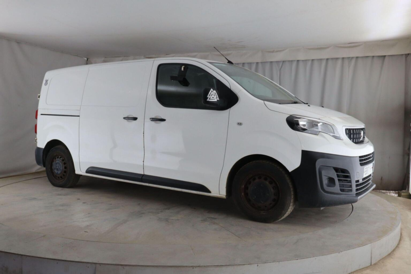 2017 Peugeot Expert 1.6 Bluehdi 1000 Professional Standard Panel Van Mwb Euro 6 6dr in White — image 1