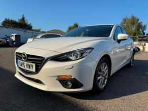 2015 Mazda Mazda3 2.0 Skyactiv-G Se-L Nav Auto Euro 5 (s/s) 5dr in White — image 2