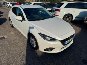 2015 Mazda Mazda3 2.0 Skyactiv-G Se-L Nav Auto Euro 5 (s/s) 5dr in White — image 6