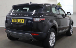 2017 Land Rover Range Rover Evoque 2.0 Ed4 Se Fwd Euro 6 (s/s) 5dr in Black — image 4