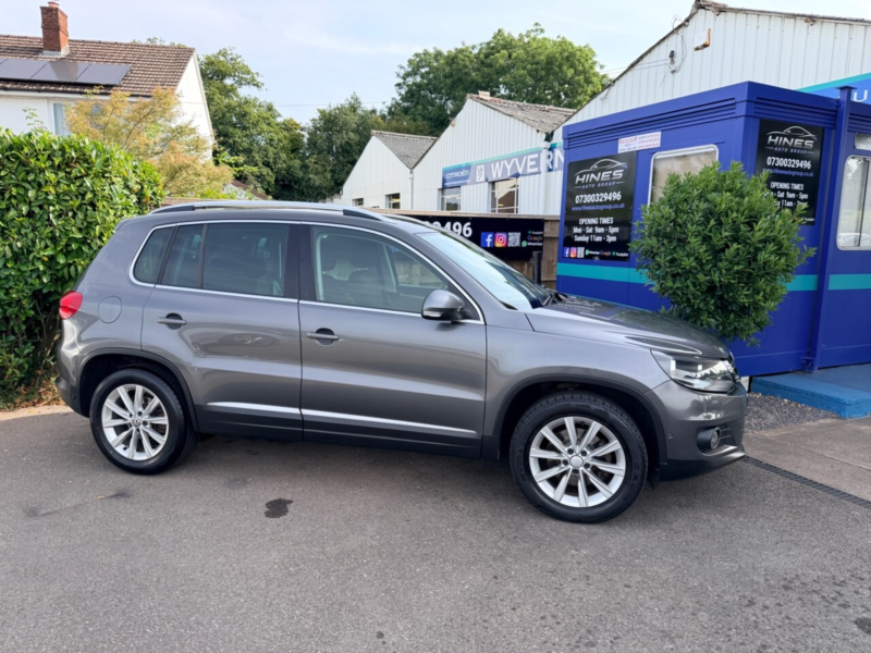 2012 Volkswagen Tiguan 2.0 Tdi Bluemotion Tech Se SUV 5dr Diesel Manual 2WD Euro 5 (s/s) (140 Ps) in Grey — image 1