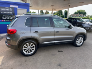 2012 Volkswagen Tiguan 2.0 Tdi Bluemotion Tech Se SUV 5dr Diesel Manual 2WD Euro 5 (s/s) (140 Ps) in Grey — image 2