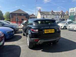 2017 Land Rover Range Rover Evoque 2.0 Td4 Se Tech SUV 5dr Diesel Auto 4WD Euro 6 (s/s) (180 Ps) in Black — image 5