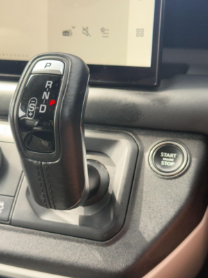 2023 Land Rover Defender 90 3.0 D250 Mhev Hse Auto 4WD Euro 6 (s/s) 3dr in Black — image 3