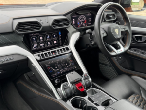 2020 Lamborghini Urus 4.0 V8 Biturbo in Orange — image 3