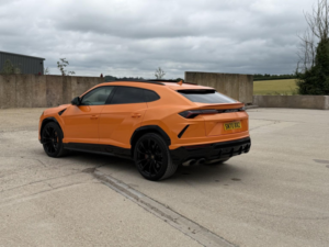 2020 Lamborghini Urus 4.0 V8 Biturbo in Orange — image 4