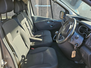 2015 Vauxhall Vivaro 1.6 Cdti 2900 Biturbo Ecoflex Sportive Crew Van L2 H1 Euro 5 (s/s) 5dr (6 Seat) in Grey — image 3