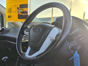 2016 Ford Fiesta 1.25 Zetec Blue Edition Hatchback 5dr Petrol Manual Euro 6 (82 Ps) in Blue — image 4