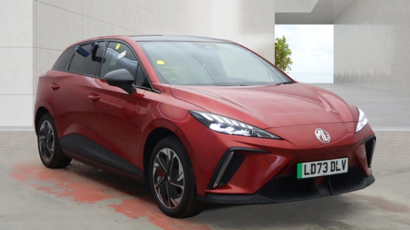 2023 MG Mg4 64kwh Trophy Long Range Hatchback 5dr Electric Auto (203 Ps) in Red — image 1