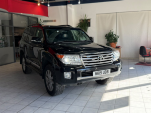 2015 Toyota Land Cruiser 4.5 D-4d V8 in Black — image 2