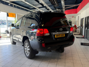 2015 Toyota Land Cruiser 4.5 D-4d V8 in Black — image 5