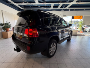 2015 Toyota Land Cruiser 4.5 D-4d V8 in Black — image 6