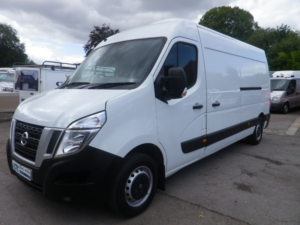2018 Nissan Nv400 Dci Se Hr Lwb Refrigerated Van in White — image 4