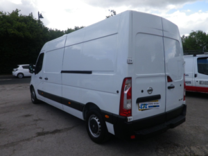 2018 Nissan Nv400 Dci Se Hr Lwb Refrigerated Van in White — image 5