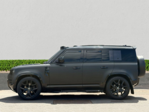2020 Land Rover Defender 110 2.0 Sd4 Se SUV 5dr Diesel Auto 4WD Euro 6 (s/s) (240 Ps) in Grey — image 4