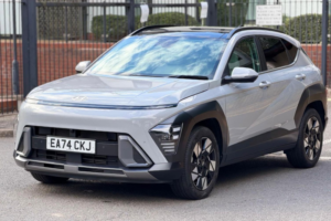 2024 Hyundai Kona 1.6 T-Gdi Ultimate SUV 5dr Petrol Manual Euro 6 (s/s) (138 Ps) in Grey — image 3