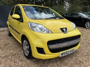 2010 Peugeot 107 1.0 12v Urban Euro 4 5dr in Yellow — image 4