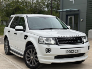 2013 Land Rover Freelander 2 2.2 Sd4 Dynamic Commandshift 4WD Euro 5 5dr in White — image 4