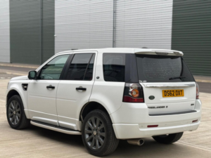 2013 Land Rover Freelander 2 2.2 Sd4 Dynamic Commandshift 4WD Euro 5 5dr in White — image 6