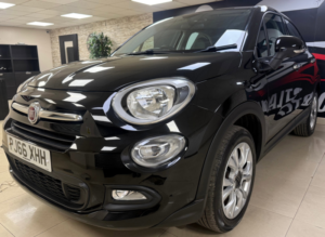 2016 Fiat 500x 1.6 E-Torq Pop Star SUV 5dr Petrol Manual Euro 6 (110 Ps) in Black — image 2
