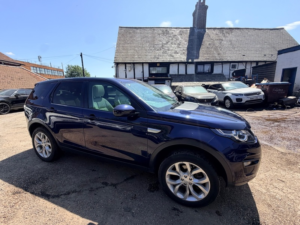 2016 Land Rover Discovery Sport Td4 Hse in Blue — image 4