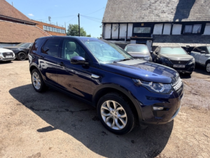 2016 Land Rover Discovery Sport Td4 Hse in Blue — image 5