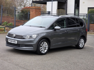 2018 Volkswagen Touran 1.2 Tsi Se MPV 5dr Petrol Manual Euro 6 (s/s) (110 Ps) in Grey — image 3