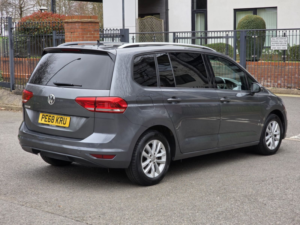 2018 Volkswagen Touran 1.2 Tsi Se MPV 5dr Petrol Manual Euro 6 (s/s) (110 Ps) in Grey — image 6
