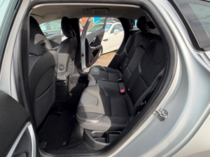 2018 Volvo V40 2.0 T2 Momentum Nav Plus Euro 6 (s/s) 5dr in Silver — image 5