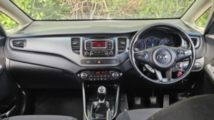 2015 Kia Carens 1.6 Gdi Ecodynamics Sr7 in Red — image 5