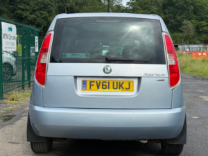 2011 Skoda Roomster 1.6 Tdi Se MPV 5dr Diesel Manual Euro 5 (90 Ps) in Blue — image 6