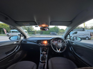 2018 Vauxhall Astra 1.4i Turbo Sri Nav Euro 6 5dr in Silver — image 2