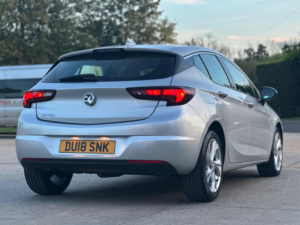 2018 Vauxhall Astra 1.4i Turbo Sri Nav Euro 6 5dr in Silver — image 4