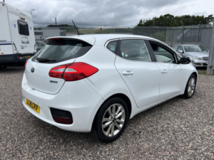 2016 Kia Ceed 1.6 Crdi 2 in White — image 2