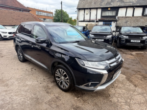 2016 Mitsubishi Outlander Di-D Gx 4 in Black — image 2