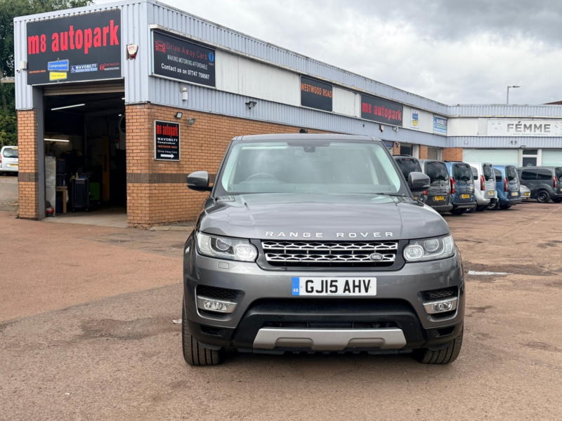 2015 Land Rover Range Rover Sport 3.0 Sd V6 Hse in Grey — image 1