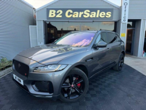 2016 Jaguar F-Pace 3.0 D300 V6 S Auto AWD Euro 6 (s/s) 5dr in Grey — image 4