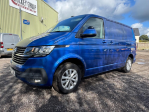 2020 Volkswagen Transporter 2.0 Tdi T28 Highline Fwd Swb Euro 6 (s/s) 5dr in Blue — image 3