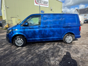 2020 Volkswagen Transporter 2.0 Tdi T28 Highline Fwd Swb Euro 6 (s/s) 5dr in Blue — image 4