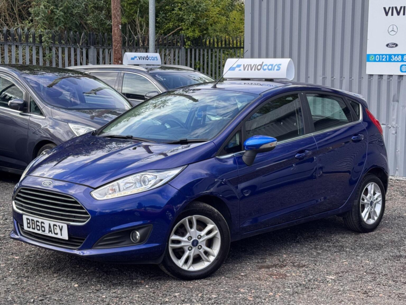 2016 Ford Fiesta 1.25 Zetec Euro 6 5dr in Blue — image 1