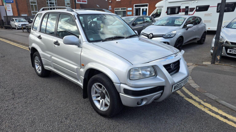 2002 Suzuki Grand Vitara 2.0 Estate 5dr in Silver — image 1