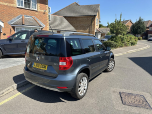 2015 Skoda Yeti 1.2 Tsi Elegance in Grey — image 2