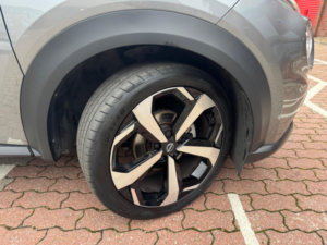 2022 Nissan Juke 1.6 Tekna Auto Euro 6 5dr in Grey — image 2