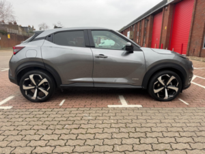 2022 Nissan Juke 1.6 Tekna Auto Euro 6 5dr in Grey — image 4