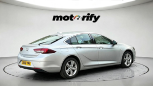 2018 Vauxhall Insignia 1.6 Turbo D Ecotec Tech Line Nav Grand Sport Euro 6 (s/s) 5dr in Silver — image 5